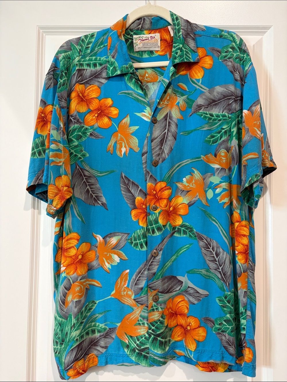 Vintage Thums Up Men’s Hawaiian button down short sleeve Floral shirt, small